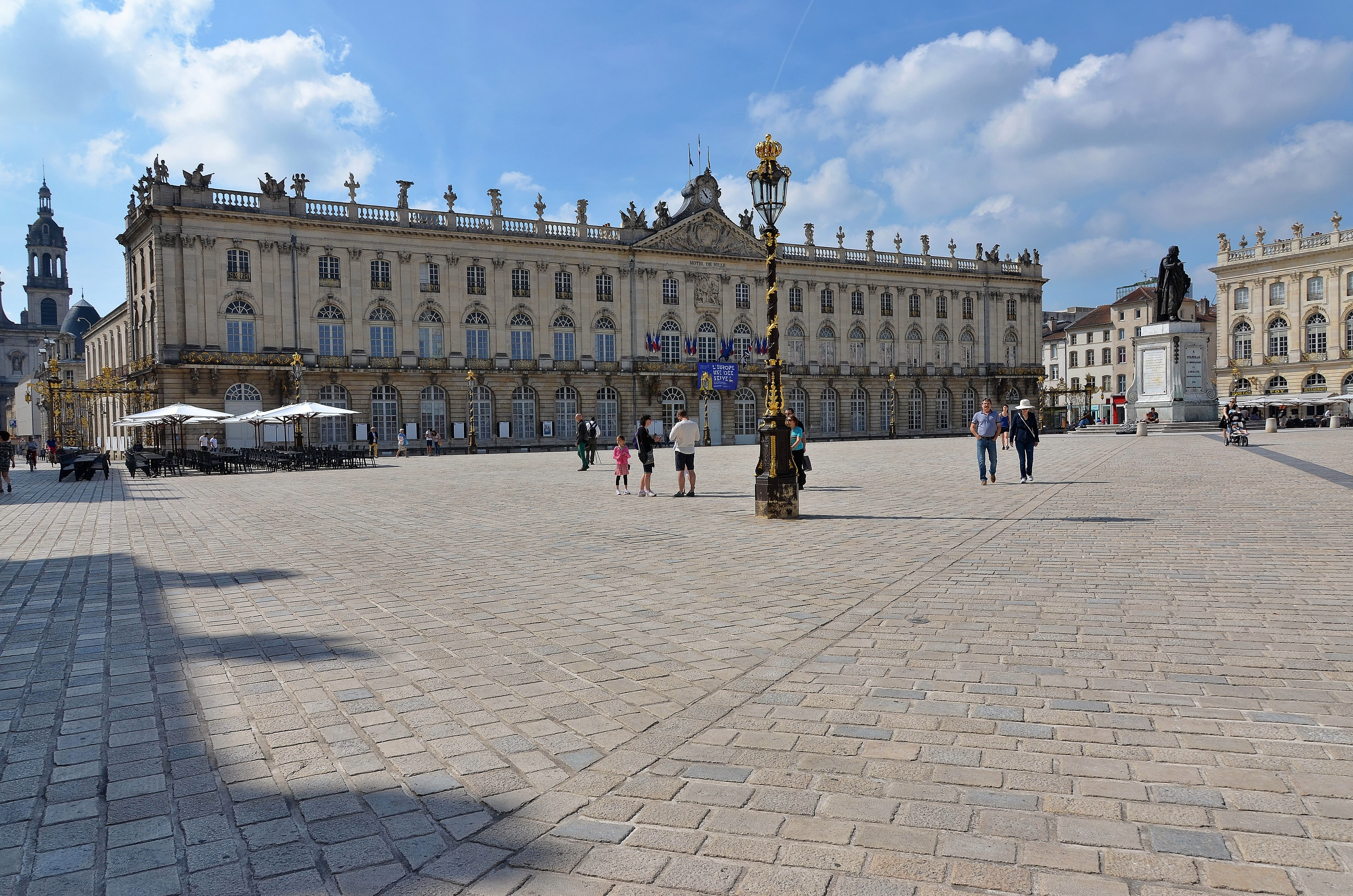 Stadhuis en Place Stanislas (Wikimedia Commons: Patrick from Compiègne, France https://commons.wikimedia.org/w/index.php?curid=122145638)