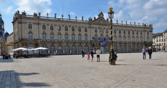Stadhuis en Place Stanislas (Wikimedia Commons: Patrick from Compiègne, France https://commons.wikimedia.org/w/index.php?curid=122145638)